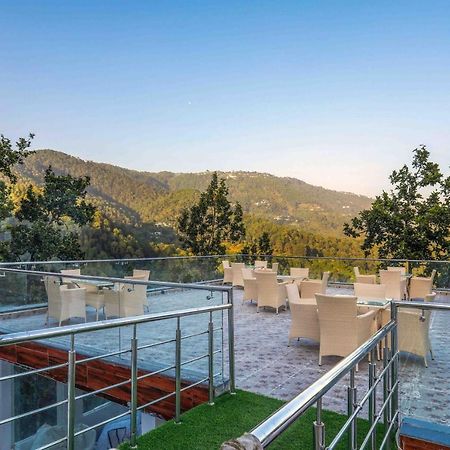 The First View Resort Lansdowne Εξωτερικό φωτογραφία