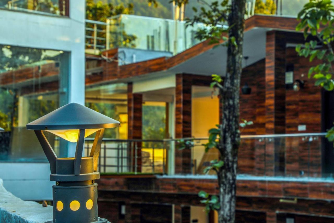 The First View Resort Lansdowne Εξωτερικό φωτογραφία