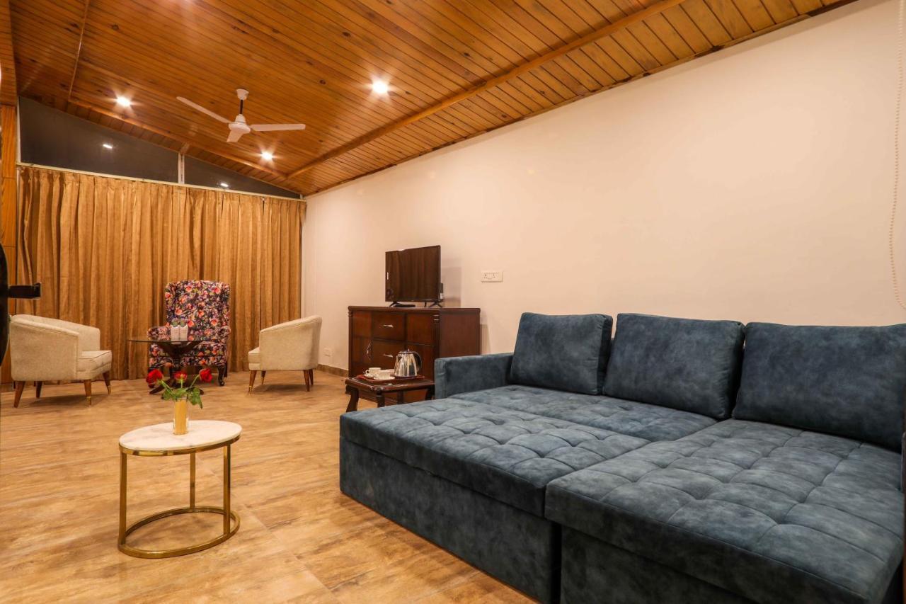 The First View Resort Lansdowne Εξωτερικό φωτογραφία