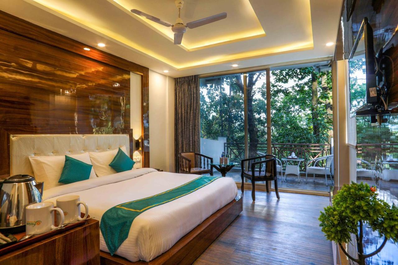 The First View Resort Lansdowne Εξωτερικό φωτογραφία